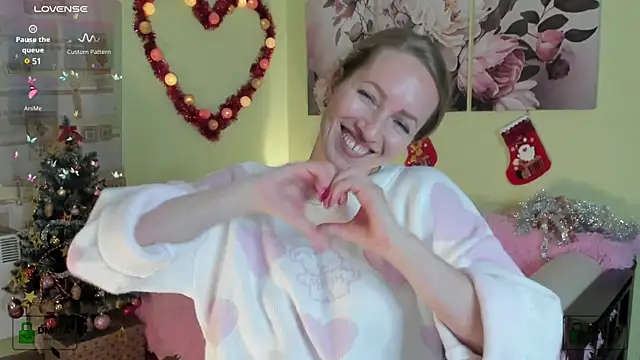 Queenymel online show from 12.22.24