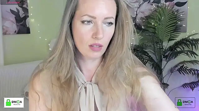 Queenymel online show from 06.07.26