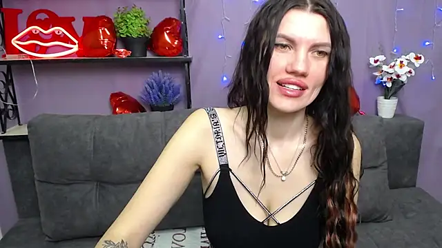 Snapshot of MilaLoona chatting on 03.09.25 MilaLoona online show from 03.09.25