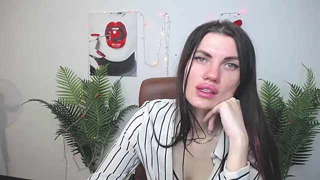 MilaLoona online show from 05.15.26