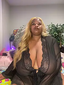 BigFineSelena online show from 01.07.25