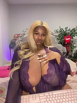 BigFineSelena online show from 01.24.25