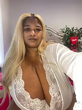 BigFineSelena online show from 02.05.25