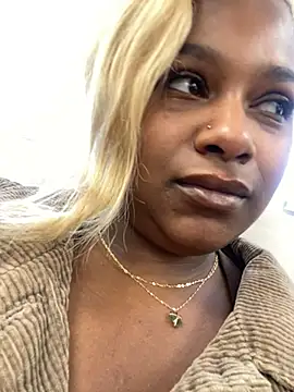 BigFineSelena online show from 03.14.25