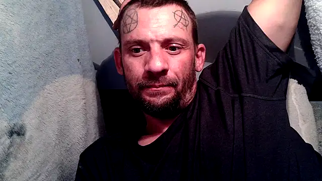 Snapshot of goodick4u28 chatting on 12.14.25 goodick4u28 online show from 12.14.25