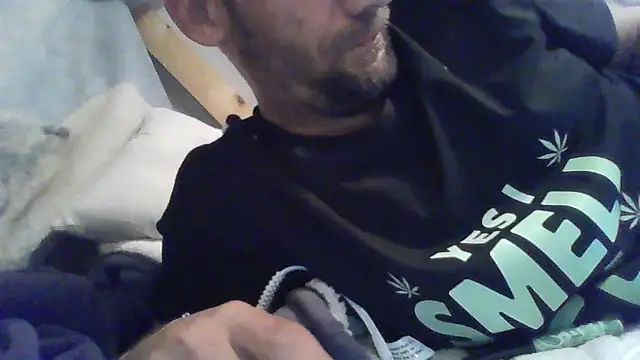 Snapshot of goodick4u28 chatting on 12.18.25 goodick4u28 online show from 12.18.25