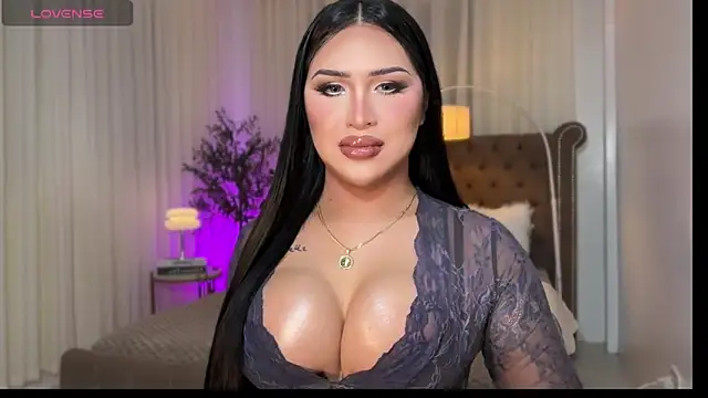 Your Majesty Tyra online show from 11.21.25