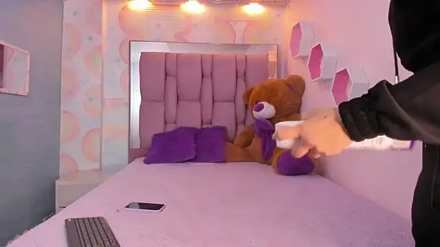 Snapshot of dayra_angels chatting on 02.25.25 dayra angels online show from 02.25.25