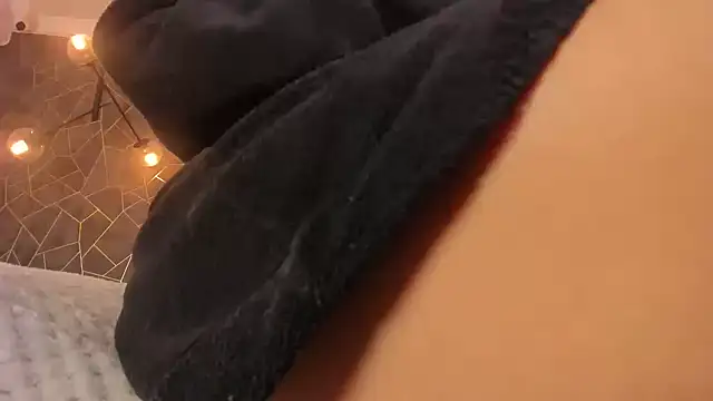 Snapshot of dayra_angels chatting on 10.04.25 dayra angels online show from 10.04.25