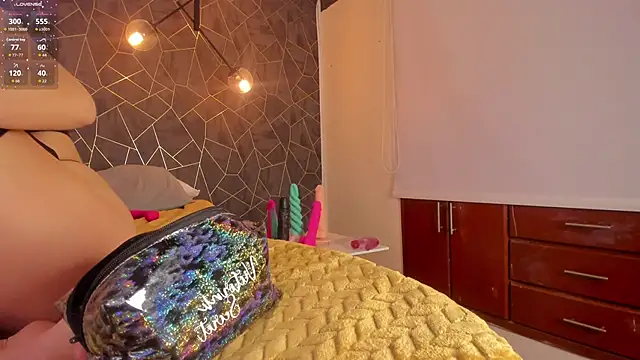 Snapshot of dayra_angels chatting on 10.27.25 dayra angels online show from 10.27.25