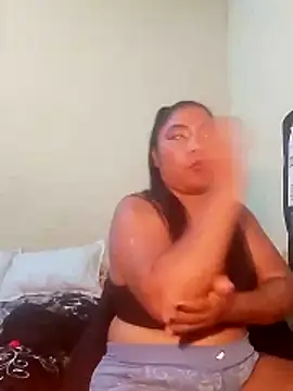 Snapshot of rosmery-navarro chatting on 02.13.26 rosmery-navarro online show from 02.13.26