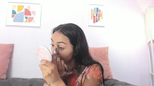 miss soffi  online show from 01.14.25