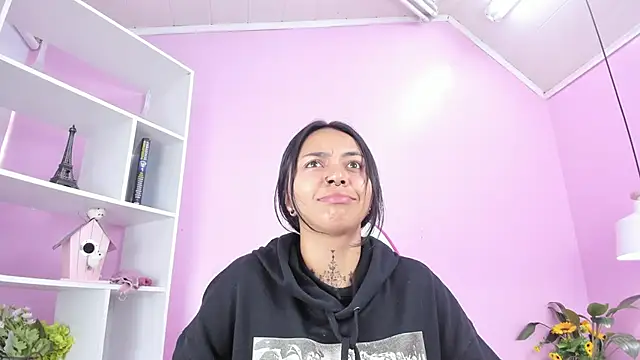 miss soffi  online show from 02.25.25