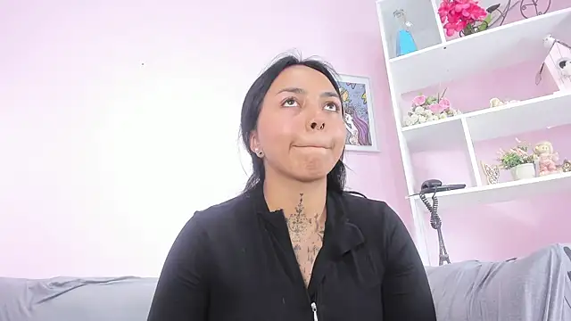 Snapshot of miss_soffi_ chatting on 06.25.26 miss soffi online show from 06.25.26