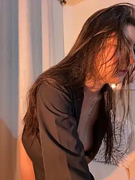 Snapshot of loolla_23 chatting on 10.02.25 loolla 23 online show from 10.02.25