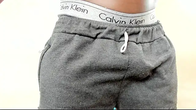 Black Master19cm online show from 03.05.25