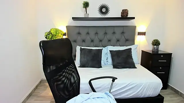 Snapshot of isabella_florez chatting on 03.21.25 isabella florez online show from 03.21.25