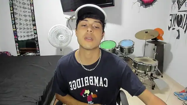 Snapshot of Zack_falcon chatting on 12.13.24 Zack falcon online show from 12.13.24