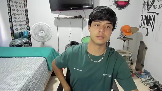 Snapshot of Zack_falcon chatting on 02.12.25 Zack falcon online show from 02.12.25