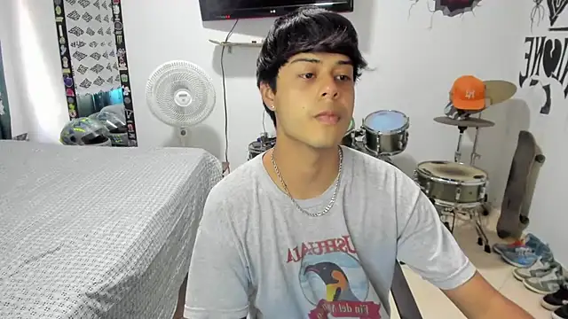 Snapshot of Zack_falcon chatting on 02.13.25 Zack falcon online show from 02.13.25