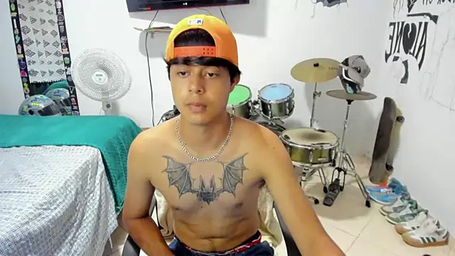 Snapshot of Zack_falcon chatting on 02.21.25 Zack falcon online show from 02.21.25