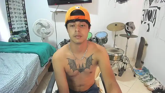 Snapshot of Zack_falcon chatting on 02.21.25 Zack falcon online show from 02.21.25