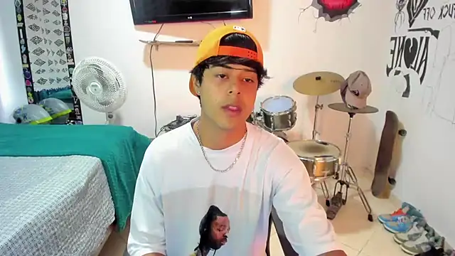 Snapshot of Zack_falcon chatting on 02.26.25 Zack falcon online show from 02.26.25