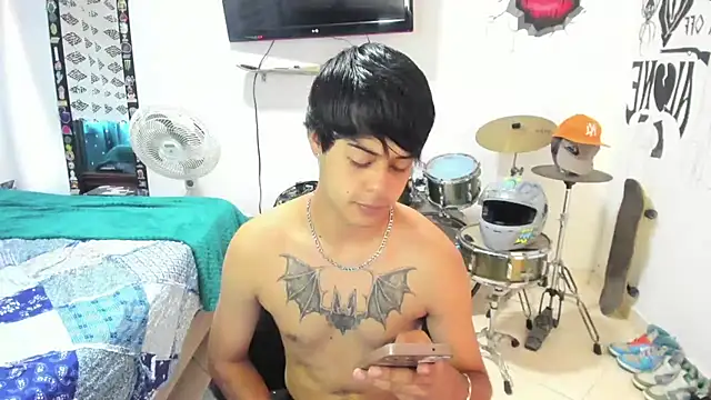 Snapshot of Zack_falcon chatting on 03.05.25 Zack falcon online show from 03.05.25