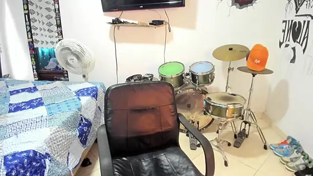 Snapshot of Zack_falcon chatting on 03.11.25 Zack falcon online show from 03.11.25