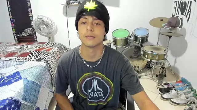 Snapshot of Zack_falcon chatting on 09.24.25 Zack falcon online show from 09.24.25