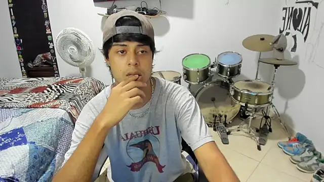 Snapshot of Zack_falcon chatting on 09.25.25 Zack falcon online show from 09.25.25