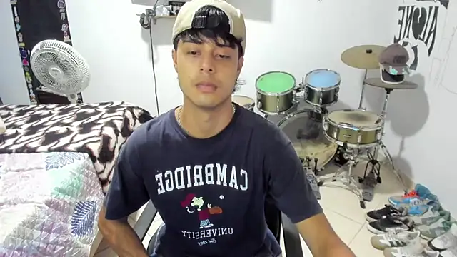 Snapshot of Zack_falcon chatting on 10.21.25 Zack falcon online show from 10.21.25