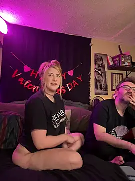 Snapshot of Mallorykoxx69 chatting on 02.13.25 Mallorykoxx69 online show from 02.13.25