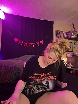 Snapshot of Mallorykoxx69 chatting on 02.20.25 Mallorykoxx69 online show from 02.20.25