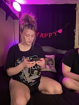 Snapshot of Mallorykoxx69 chatting on 03.23.25 Mallorykoxx69 online show from 03.23.25