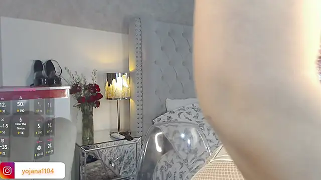 Snapshot of emma_zoe19 chatting on 12.18.24 emma zoe19 online show from 12.18.24