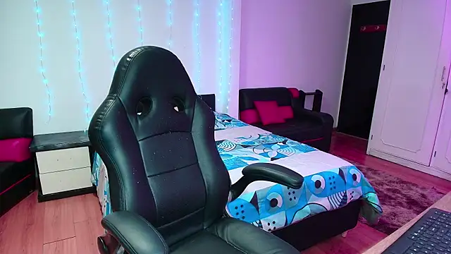 yesie hot online show from 12.02.25