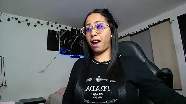 yesie hot online show from 06.13.26