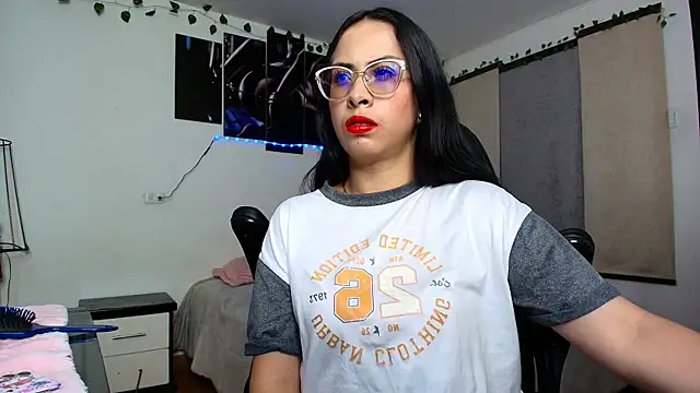 yesie hot online show from 06.17.26