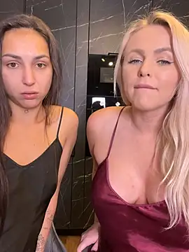 Snapshot of Keep_us_wild chatting on 12.19.24 Keep us wild online show from 12.19.24