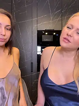 Snapshot of Keep_us_wild chatting on 02.09.25 Keep us wild online show from 02.09.25