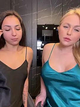 Snapshot of Keep_us_wild chatting on 03.05.25 Keep us wild online show from 03.05.25