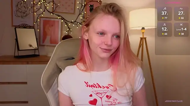 Snapshot of evangel1ne chatting on 12.22.24 evangel1ne online show from 12.22.24