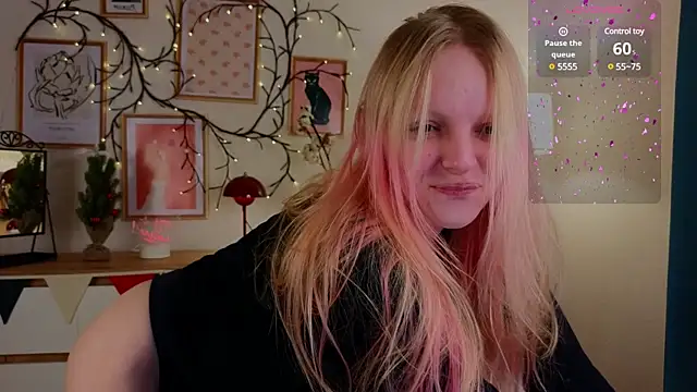 Snapshot of evangel1ne chatting on 01.09.25 evangel1ne online show from 01.09.25