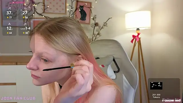 Snapshot of evangel1ne chatting on 01.16.25 evangel1ne online show from 01.16.25