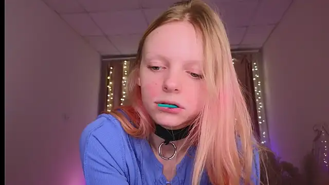 Snapshot of evangel1ne chatting on 01.18.25 evangel1ne online show from 01.18.25