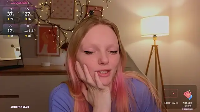 Snapshot of evangel1ne chatting on 02.09.25 evangel1ne online show from 02.09.25