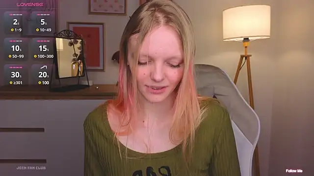 Snapshot of evangel1ne chatting on 02.28.25 evangel1ne online show from 02.28.25