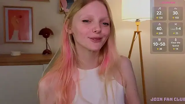 Snapshot of evangel1ne chatting on 03.07.25 evangel1ne online show from 03.07.25