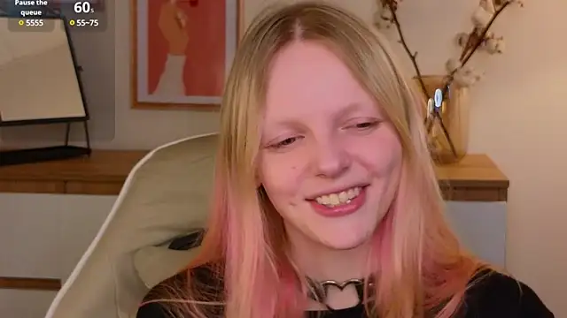 Snapshot of evangel1ne chatting on 03.10.25 evangel1ne online show from 03.10.25